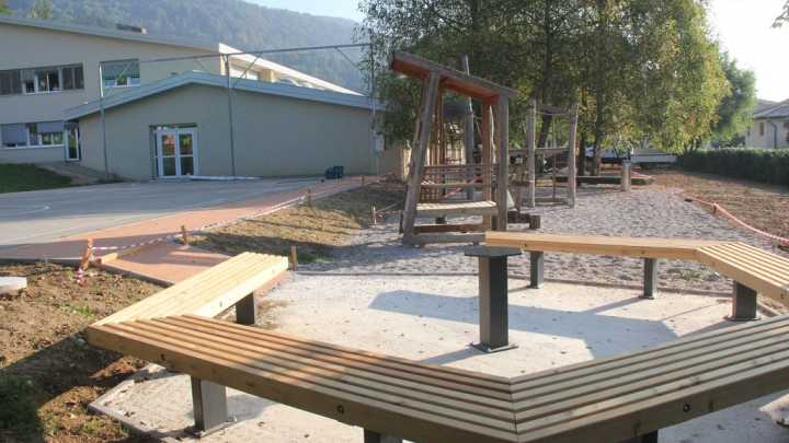  Medgeneracijsko središče ob OŠ Horjul